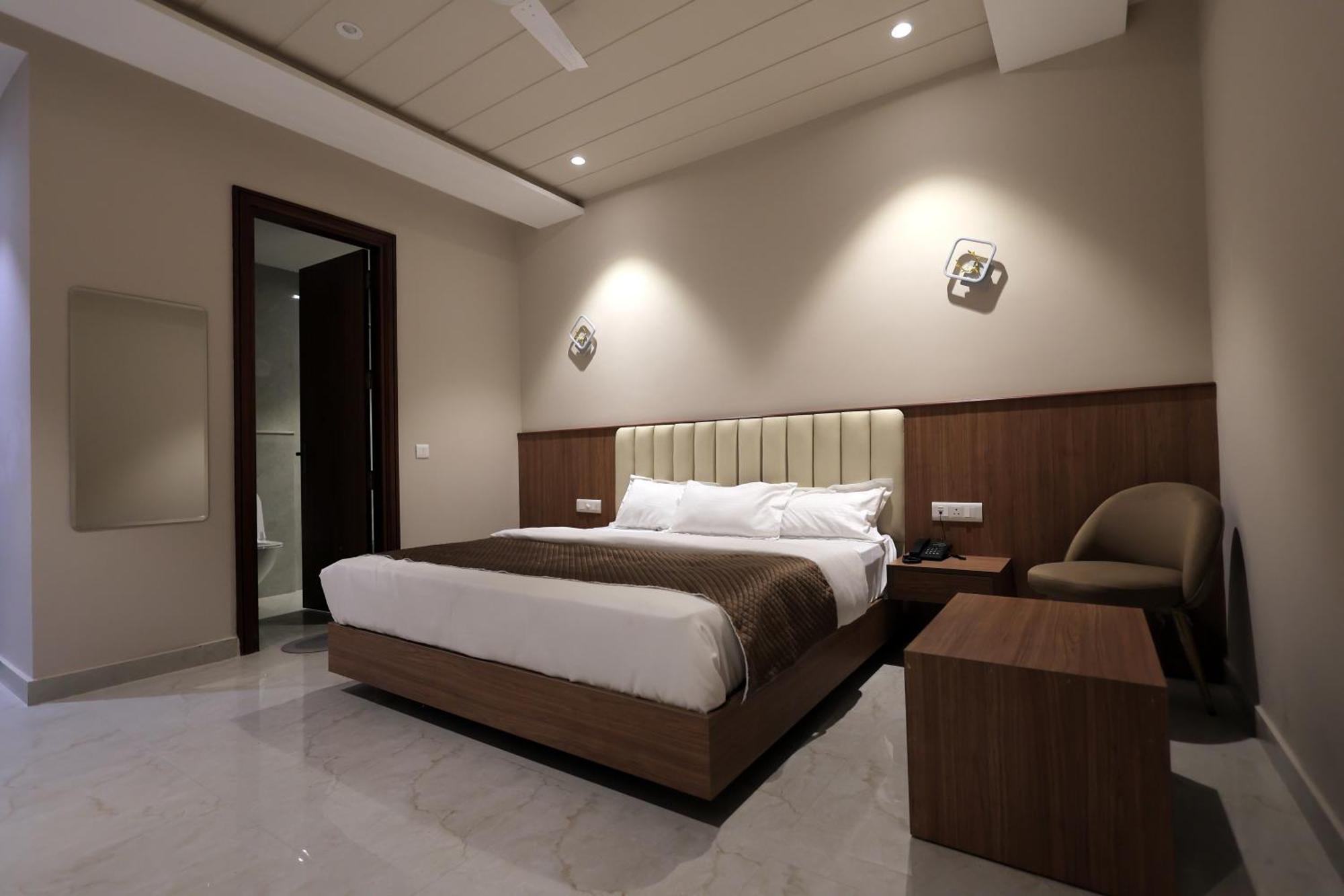 Hotel Regal Palm Moradabad Eksteriør billede